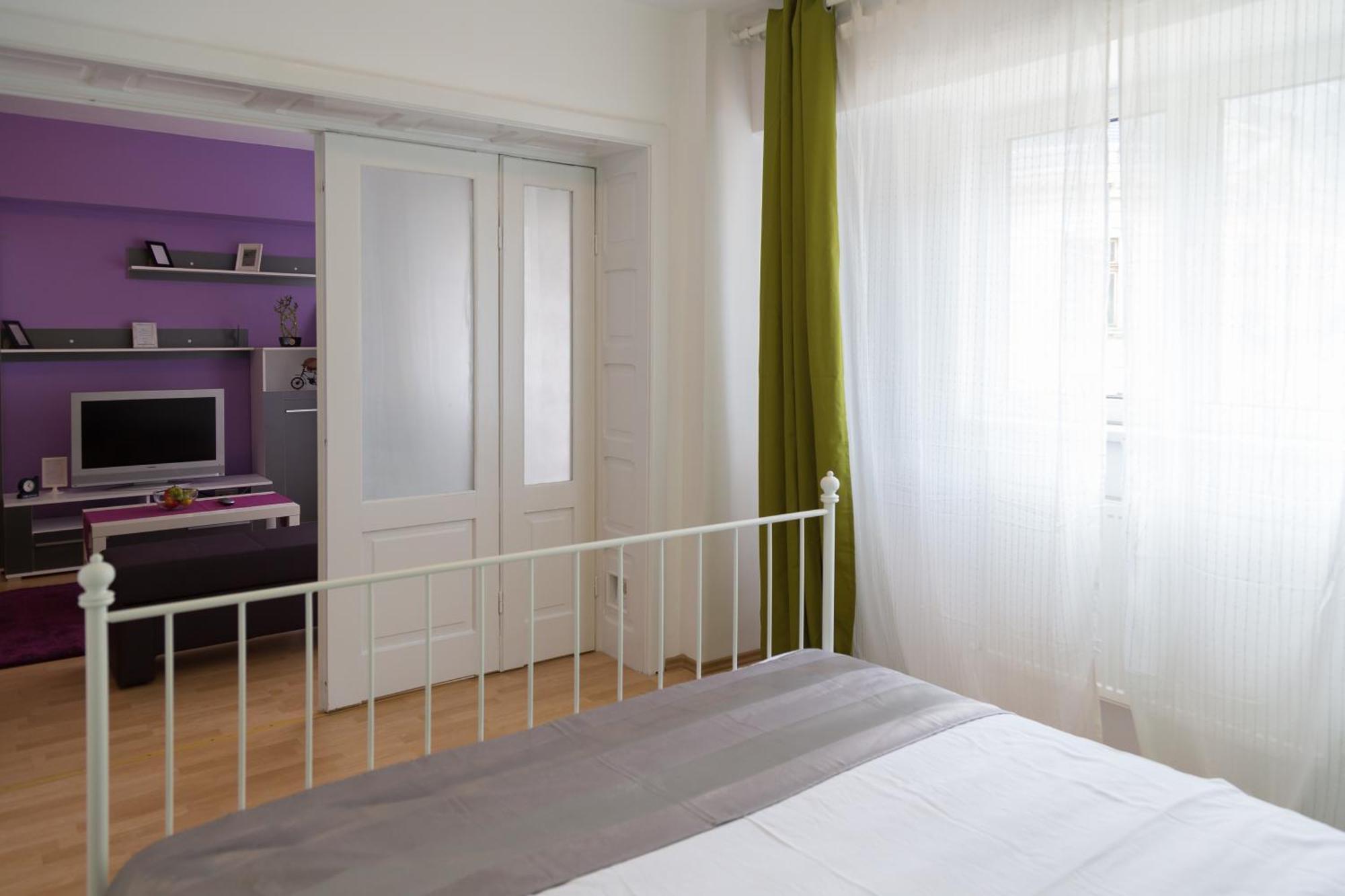 Sunny Old Town Apartments Bucharest Bilik gambar